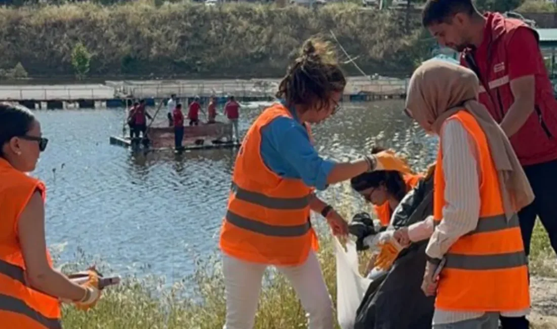 KSÜ Fen Fakültesi Çevre Timi’nden Dünya Çevre Günü Etkinliğine Destek Doğal çevrenin korunmasına dikkat çekmek ve çevre bilincini artırmak amacıyla