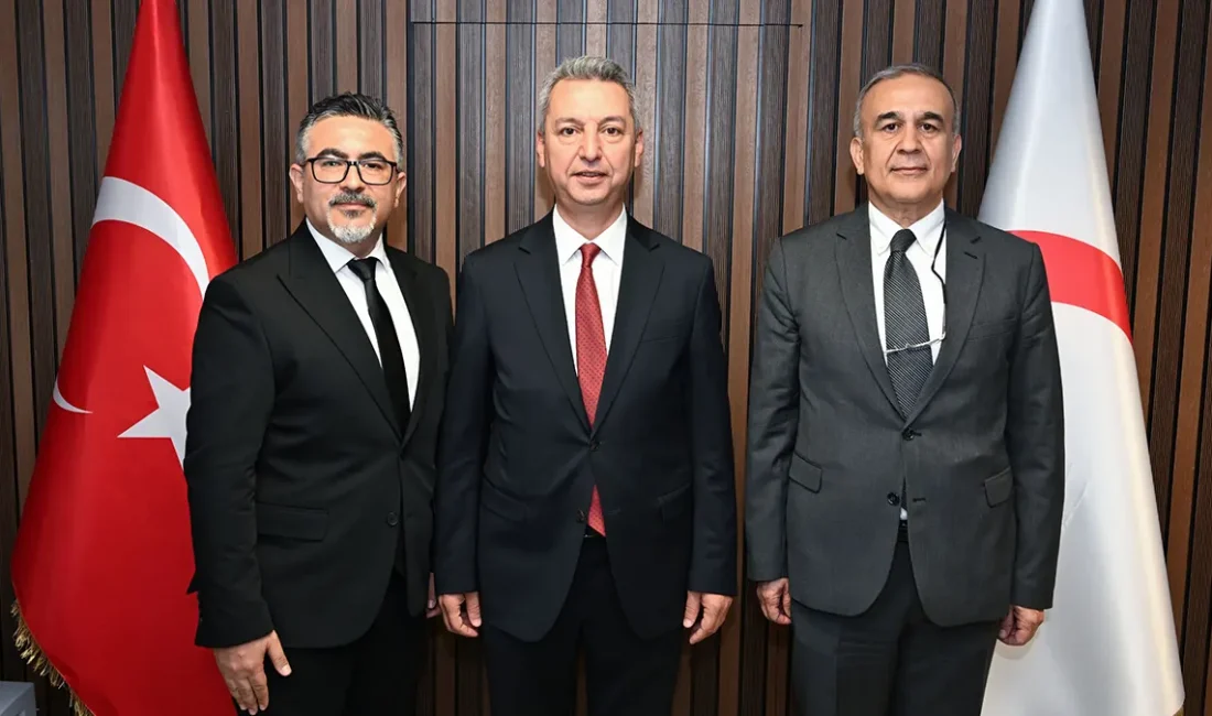KSÜ Sağlık Uygulama ve Araştırma Hastanesi’nde Görev Değişimi Törende konuşan görevini devreden Prof. Dr. Sefa Resim, başhekimlik süresince