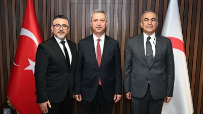 Törende konuşan görevini devreden Prof. Dr. Sefa Resim, başhekimlik süresince