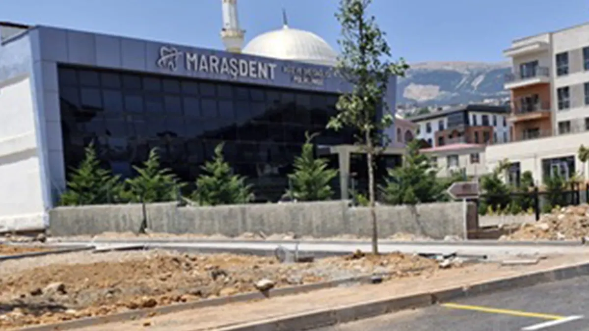 maras dent modernlesen cevresiyle hastalarini agirliyor