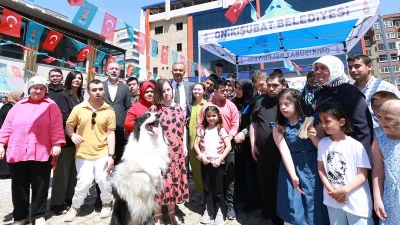 Program kapsamında düzenlenen mehteran gösterisi, katılımcılardan büyük ilgi gördü. Tarihi