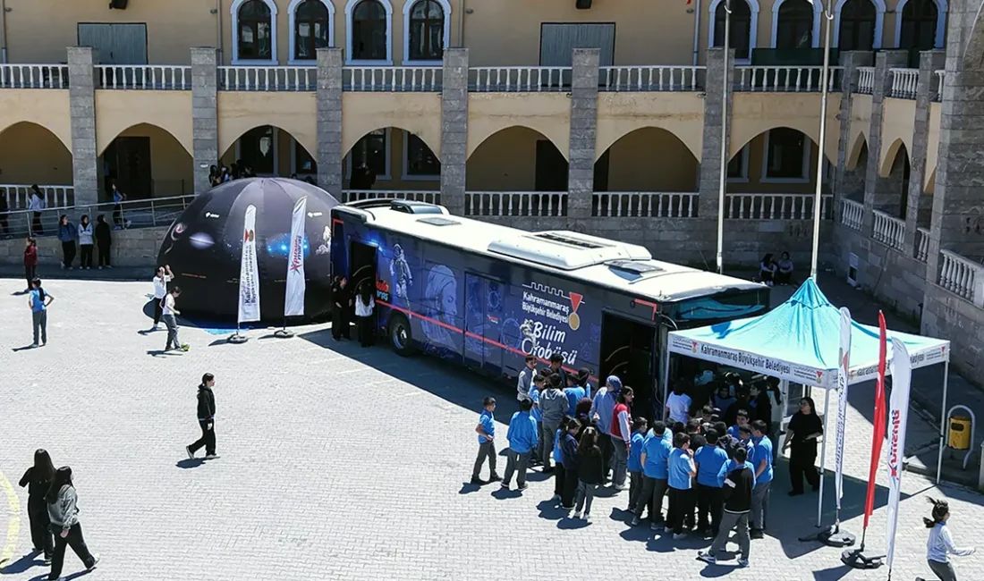 Pusula Maraş’ın Bilim Otobüsü Elbistan’da Gençleri Keşif Yolculuğuna Çıkardı Bilim Otobüsü’nün yeni durağı Elbistan Proje Anadolu İmam Hatip Lisesi
