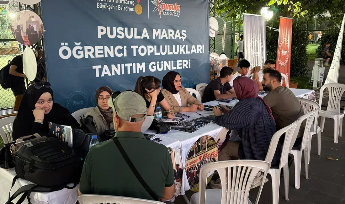 Program süresince stantları ziyaret eden gençler, ilgi duydukları alanlarda faaliyet
