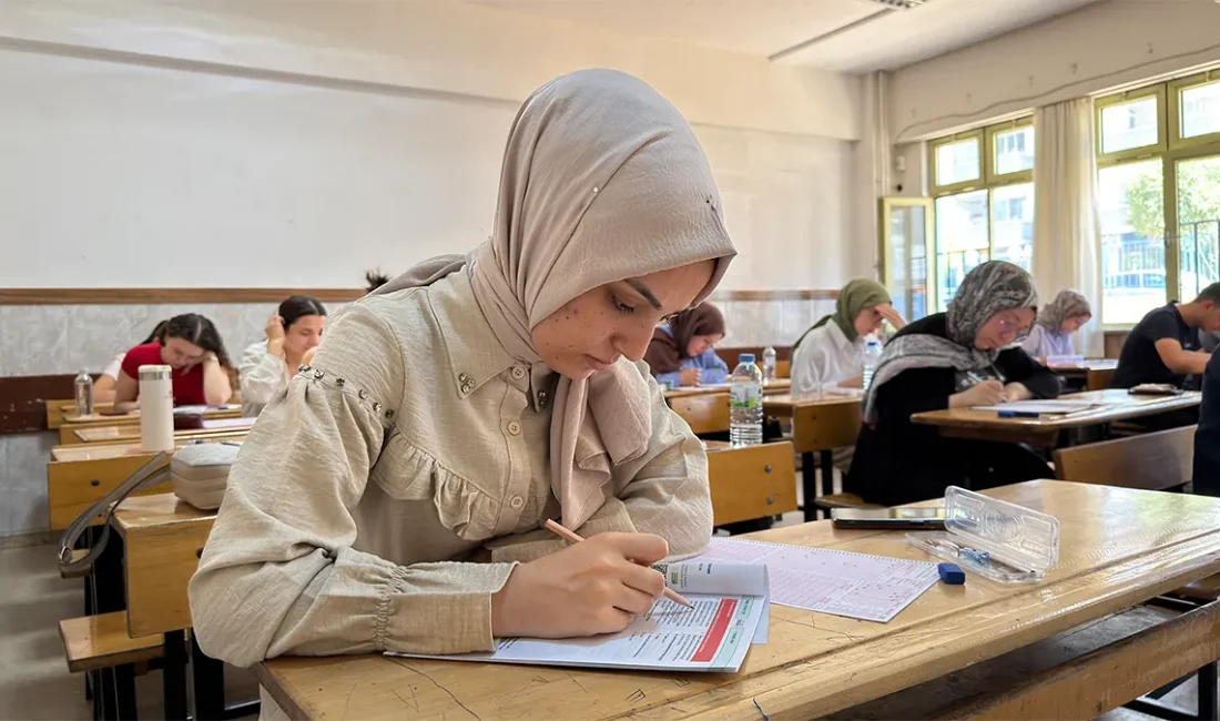 ÖSYM standartlarına uygun şekilde hazırlanan sorularla gerçekleştirilen sınavda adaylar, yalnızca