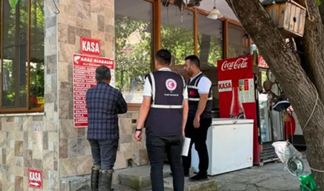 Ticaret İl Müdürlüğü’nden Fırnız’da Fiyat Denetimi Ekipler tarafından işletmelerin fiyat tarifeleri ve uygulamaları detaylı şekilde incelenirken,