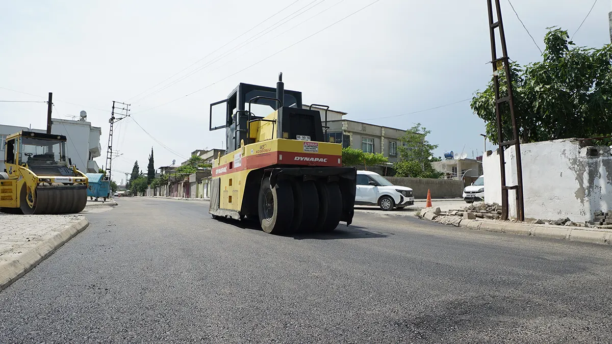 Büyükşehir’den Haydarbey Caddesi’nde Asfalt Mesaisi 1 yol asfalt