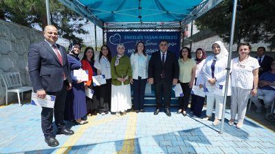 Merkez bünyesinde açılan 13 farklı kursta eğitim gören 270 kursiyerin
