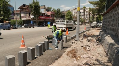 Büyükşehir Belediyesi, şehir merkezinin önemli ulaşım güzergahlarından Girne Caddesi’nde sıcak