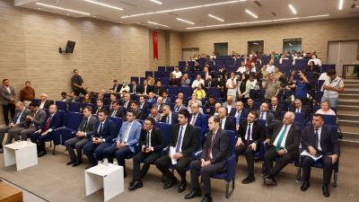 Toplantının açılış konuşmasını yapan Vali Mükerrem Ünlüer, kamu yatırımlarının etkin