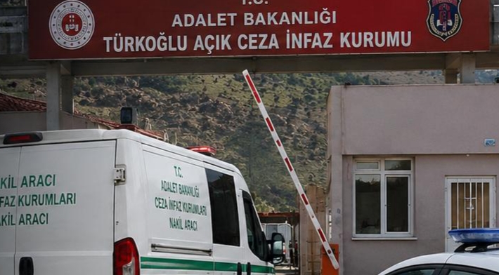 Kahramanmaraş’ta cezaevi önünde silahlı saldırı: 1 kişi hayatını kaybetti Olay, Türkoğlu Açık Ceza İnfaz Kurumu önünde meydana geldi. Edinilen