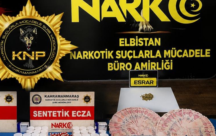 Operasyonlar kapsamında gözaltına alınan şüpheliler, emniyetteki işlemlerinin ardından adli makamlara