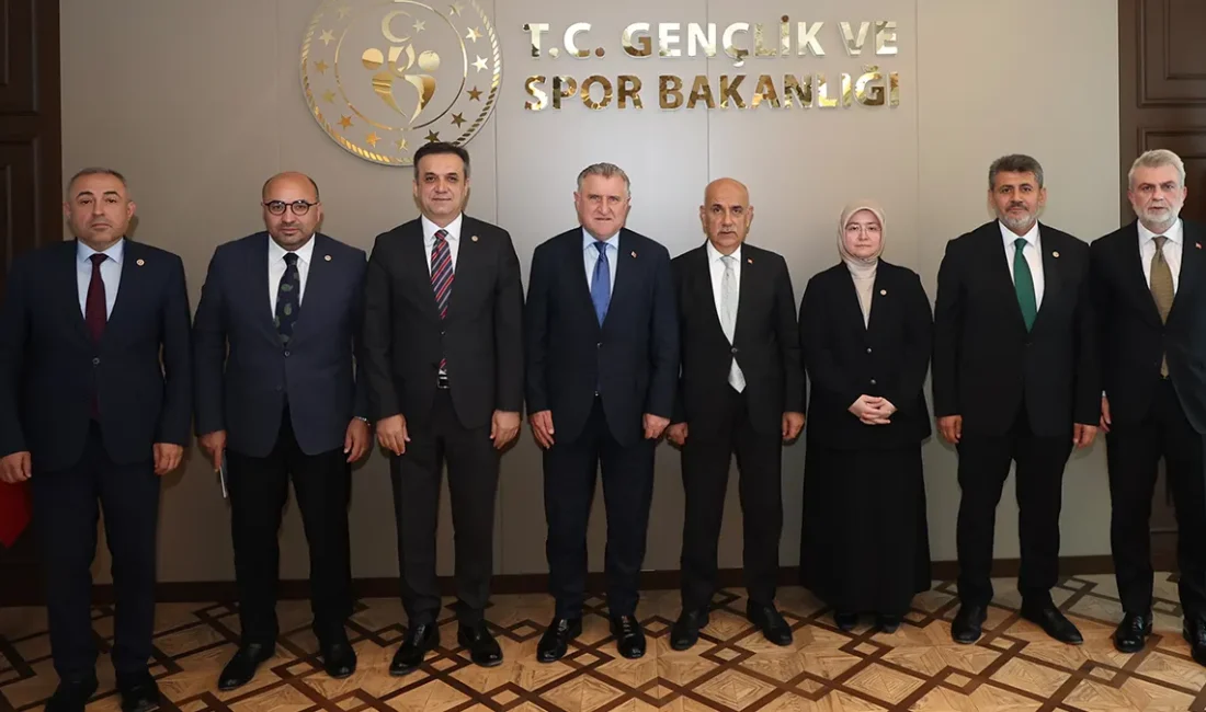 AK Parti Kahramanmaraş Heyeti Gençlik ve Spor Bakanı Bak ile Bir Araya Geldi Ziyarete ilişkin açıklamalarda bulunan Büyükşehir Belediye Başkanı Fırat Görgel, “66.