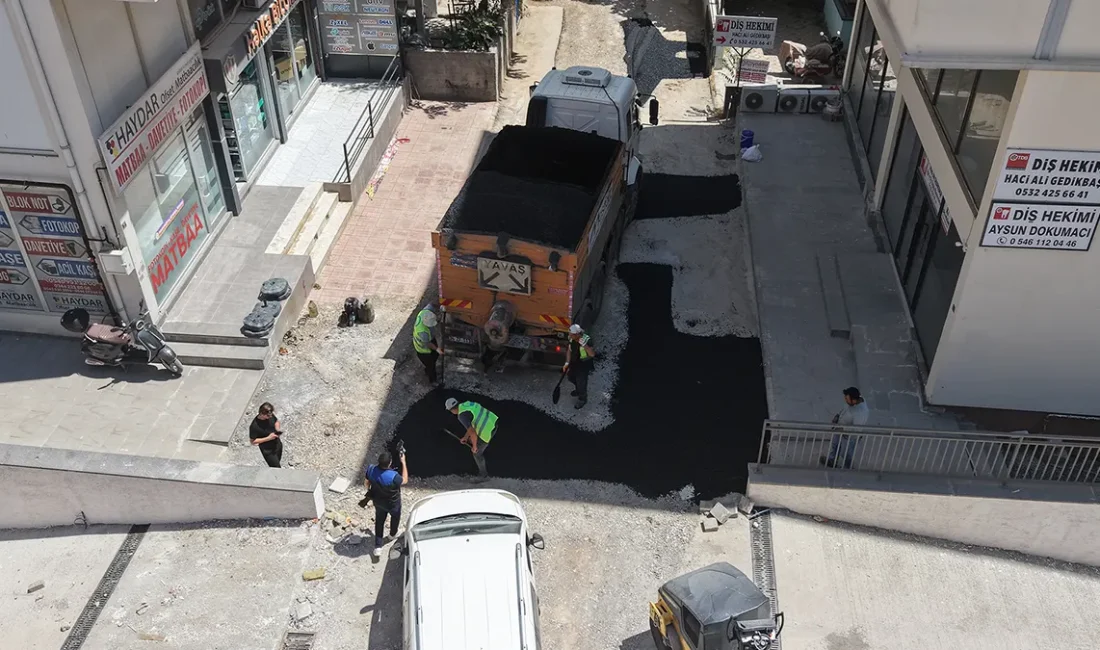 Bahçelievler Mahallesi’nde Altyapıdan Üstyapıya Kesintisiz Hizmet Altyapı imalatlarının ardından yürüttüğümüz asfalt serim çalışmalarıyla, çalışma sürecinden etkilenen