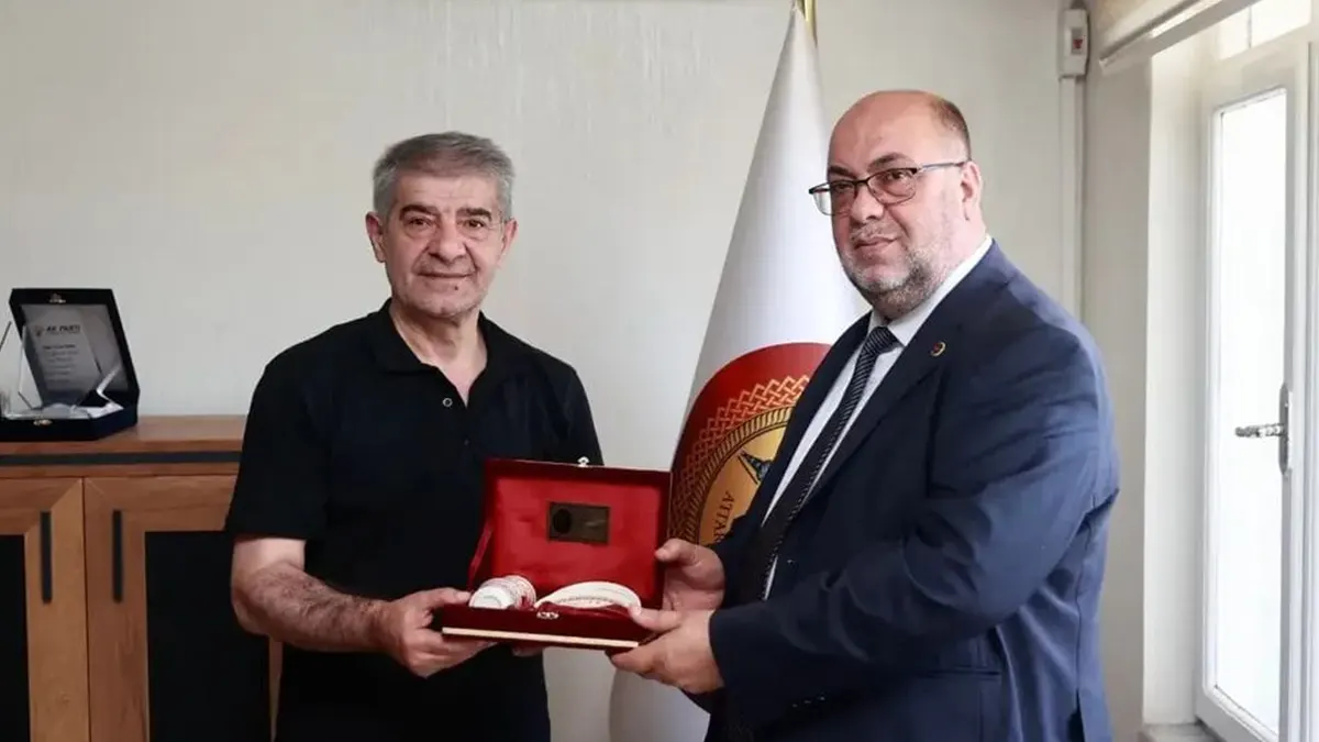 baskan akpinardan attarlar odasina ziyaret