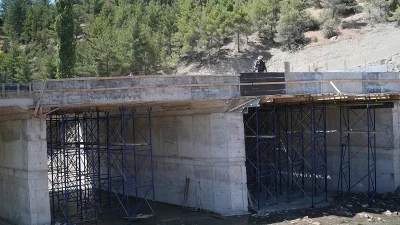 1983 yılında hizmete alınan mevcut köprü, aradan geçen 43 yıllık