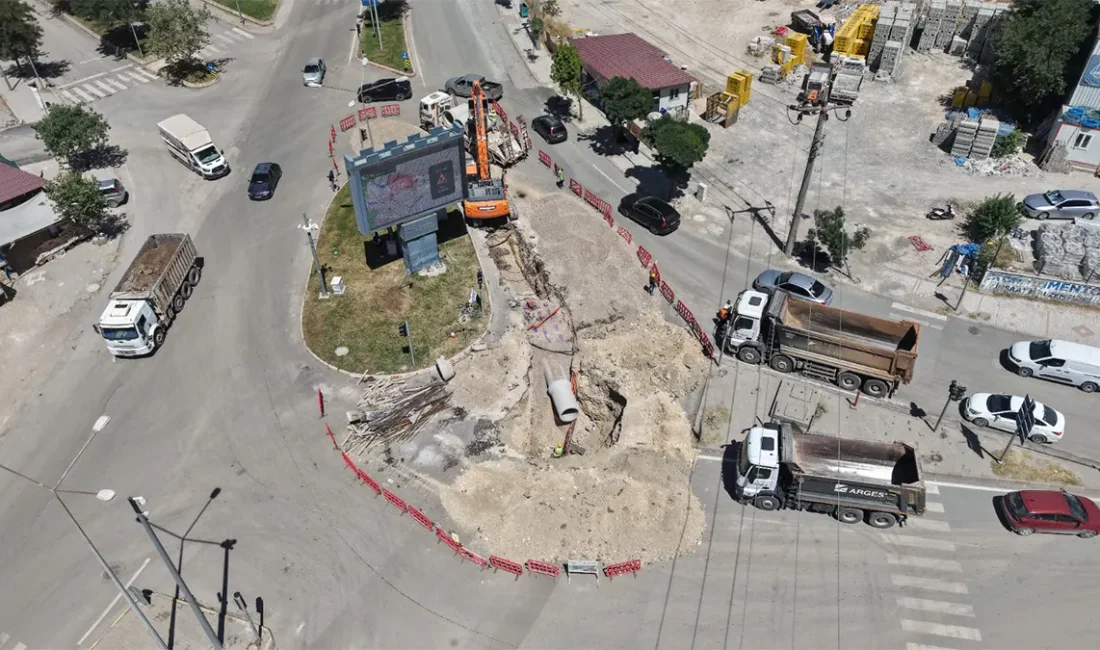 Büğlek Caddesi’nde Taşkın Riskine Karşı Güçlü Altyapı Adımı Sahada aralıksız devam eden imalatlarla, her yeni hat yalnızca bugünün