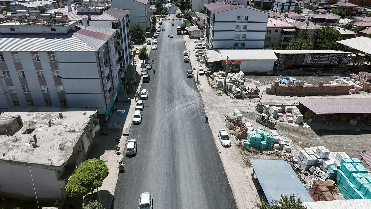 Büyükşehir, Elbistan Söğütlü Caddesi’ni Modern Görünümüne Kavuşturuyor 1 buyuksehir elbistan sogutlu caddesini modern gorunumune kavusturuyor