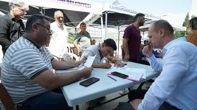 Etkinlik sayesinde vatandaşlar firmalarla doğrudan görüşme gerçekleştirerek iş başvurularını yapma