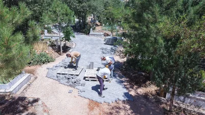 Gerçekleştirilen çalışmalarla birlikte mezarlık içerisindeki ulaşım daha düzenli ve güvenli