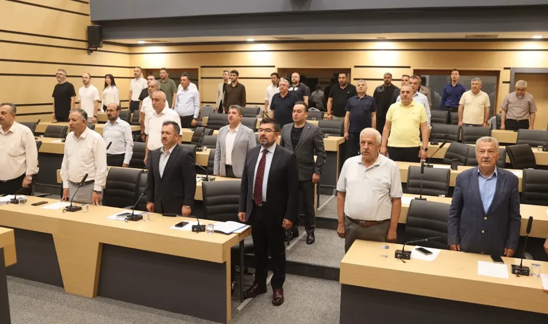 Toplantıda değerlendirmelerde bulunan Belediye Başkanı Mehmet Akpınar, “Dulkadiroğlu’muzun daha düzenli,