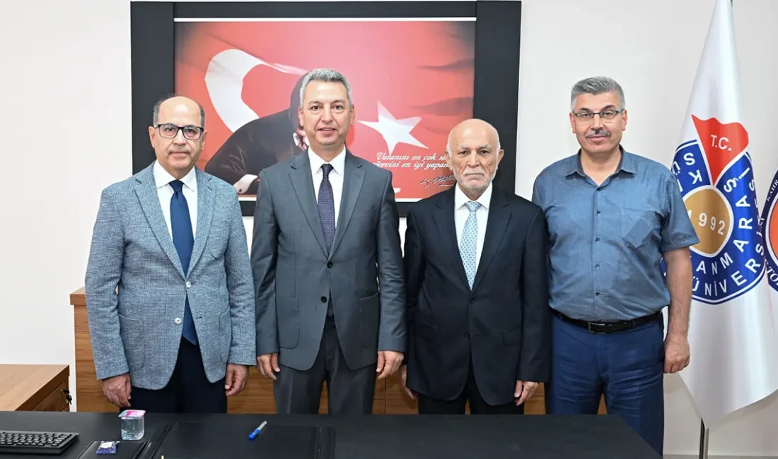 İnsan ve Toplum Bilimleri Fakültesinde Dekanlık Devir Teslimi Gerçekleşti Görevi devreden Prof. Dr. Orhan Doğan ise görev süresi boyunca