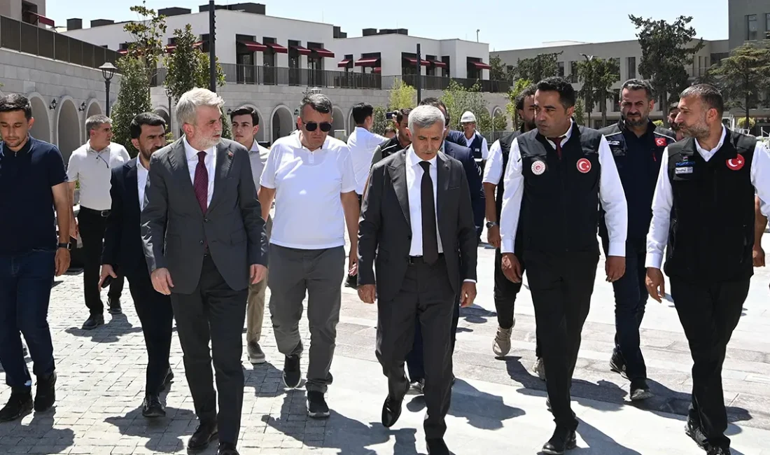 Kahramanmaraş Valisi Mükerrem Ünlüer ile Kahramanmaraş Büyükşehir Belediye Başkanı Fırat