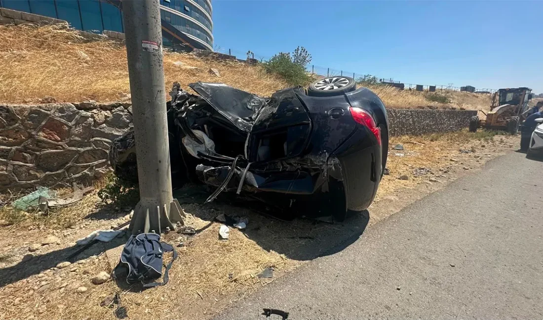 Kahramanmaraş’ta otomobil KGYS direğine çarptı: 2 ağır yaralı İhbar üzerine olay yerine sağlık ekipleri sevk edildi. Kazada yaralanan