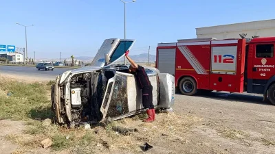 Edinilen bilgilere göre, sürücüsünün kontrolünü kaybettiği otomobilin takla atması sonucu