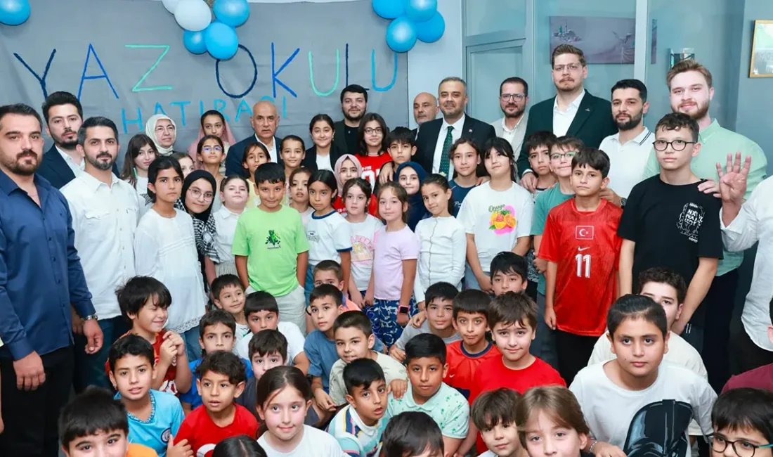 Bir milletin geleceğinin yetiştirdiği nesillerle şekillendiğini ifade eden Başkan Toptaş,