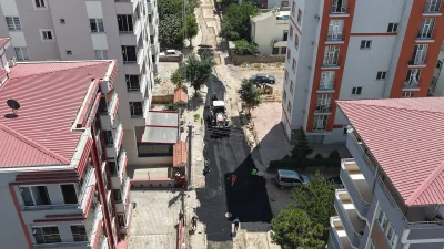 Tamamlanan altyapı imalatlarının ardından başlattığımız asfalt serim çalışmalarıyla, çalışma sürecinden