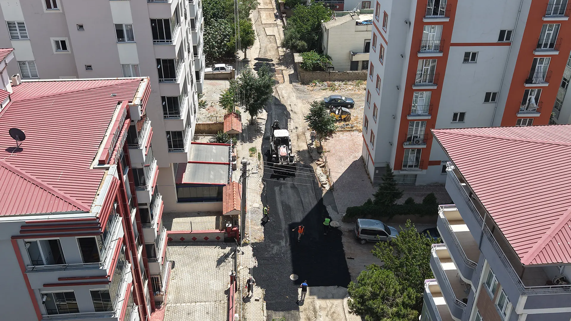 Yunus Emre Mahallesi’nde Altyapı Yatırımları Üstyapıyla Tamamlanıyor 1 yunus emre mahallesinde altyapi yatirimlari ustyapiyla tamamlaniyor