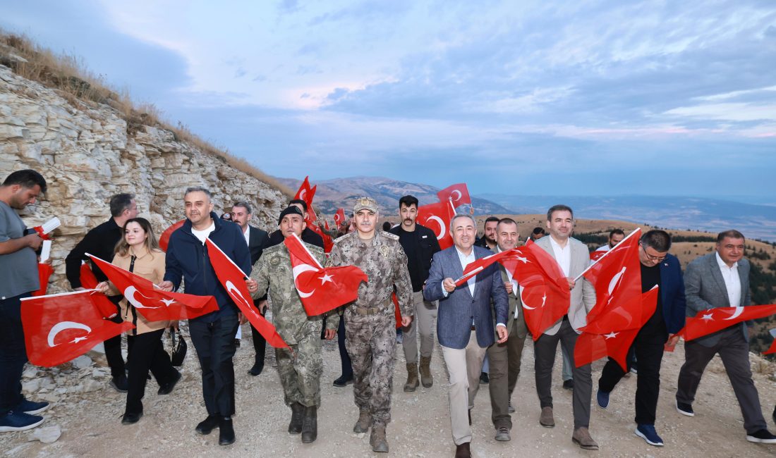 Kahramanmaraş Valiliği koordinasyonunda, Kahramanmaraş Büyükşehir Belediyesi ve Onikişubat Belediyesi iş