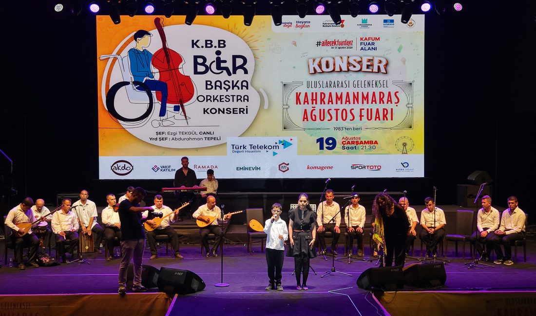 Mehmet Kalalı ve Bir Başka Orkestra’dan Ağustos Fuarı’nda Müzik Şöleni Geleneksel Ağustos Fuarı’nın 19’uncu gününde şehrin sevilen seslerinden Mehmet Kalalı