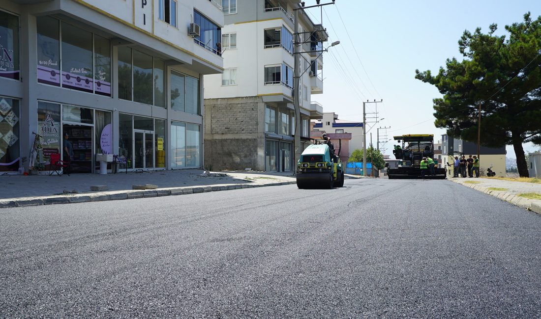 Büyükşehir’den Yeni Haftada 26 Farklı Noktada Asfalt Mesaisi Kahramanmaraş Büyükşehir Belediyesi, şehir genelinde ulaşım altyapısını daha güvenli, konforlu