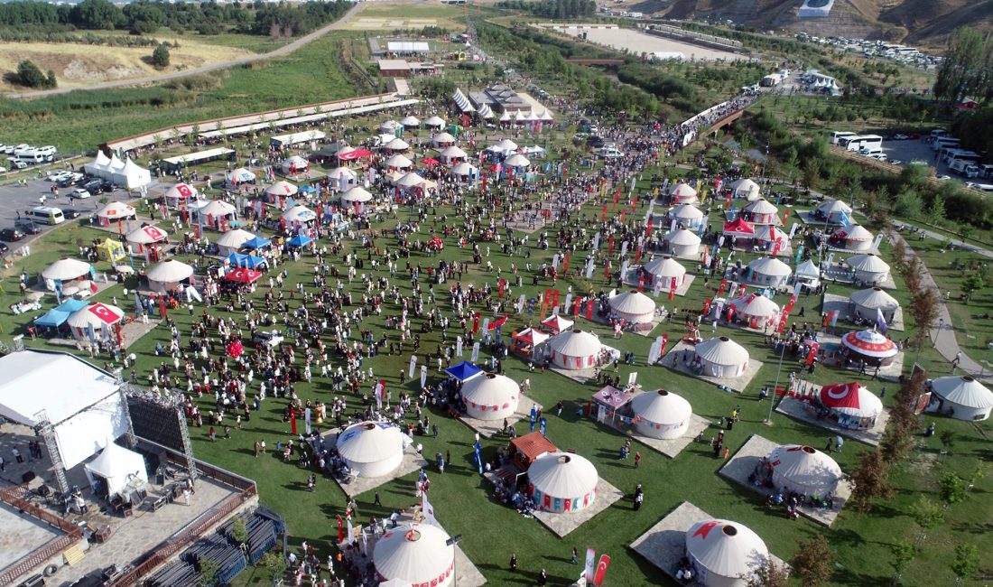 Kahramanmaraş’ın Kültürel Zenginlikleri Ahlat’ta Dünyaya Tanıtıldı Kahramanmaraş Büyükşehir Belediyesi, şehrin tarihi, kültürel ve gastronomik değerlerinin ulusal