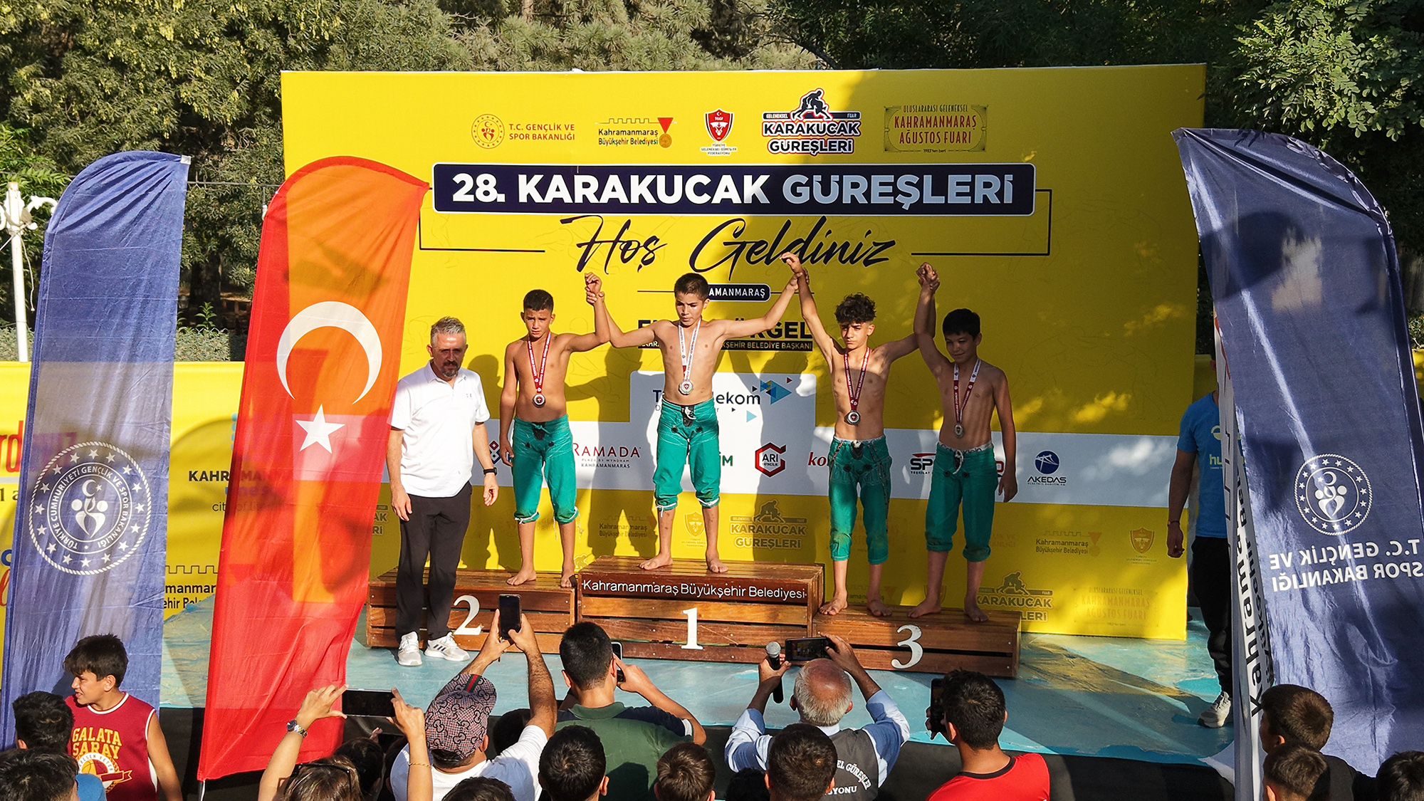 Fuar Guresi () Fuar Guresi ()