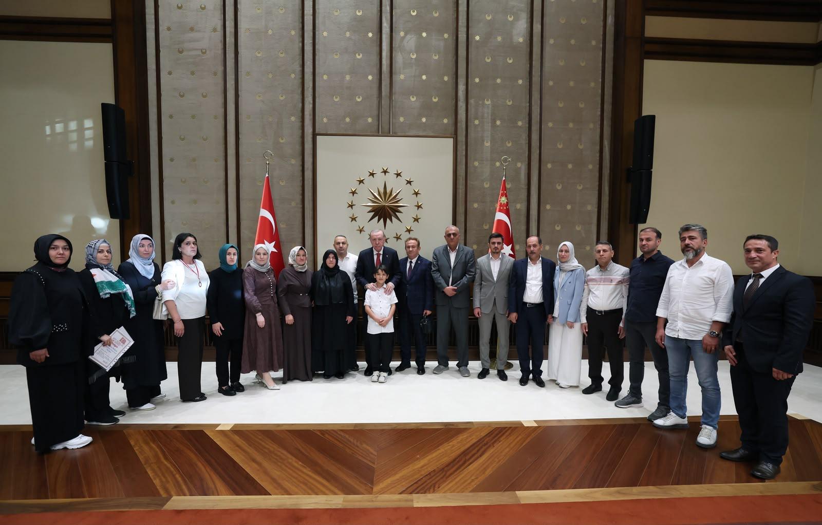 Cumhurbaşkanı Erdoğan ile Görüşen 15 Nisan Şehitlerinin Ailelerinden Dört Maddelik Talep 1 IMG WA