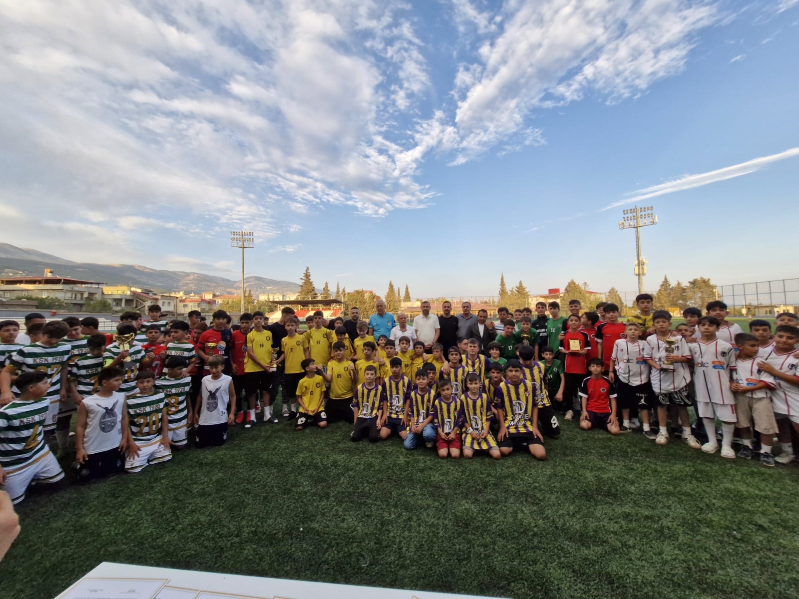 TSYD Kahramanmaraş Cup, büyük bir heyecan ve coşkuyla tamamlandı Türk milletinin kahramanlık sembollerinden olan Şehit Ömer Halisdemir’in ağabeyinin katılıp