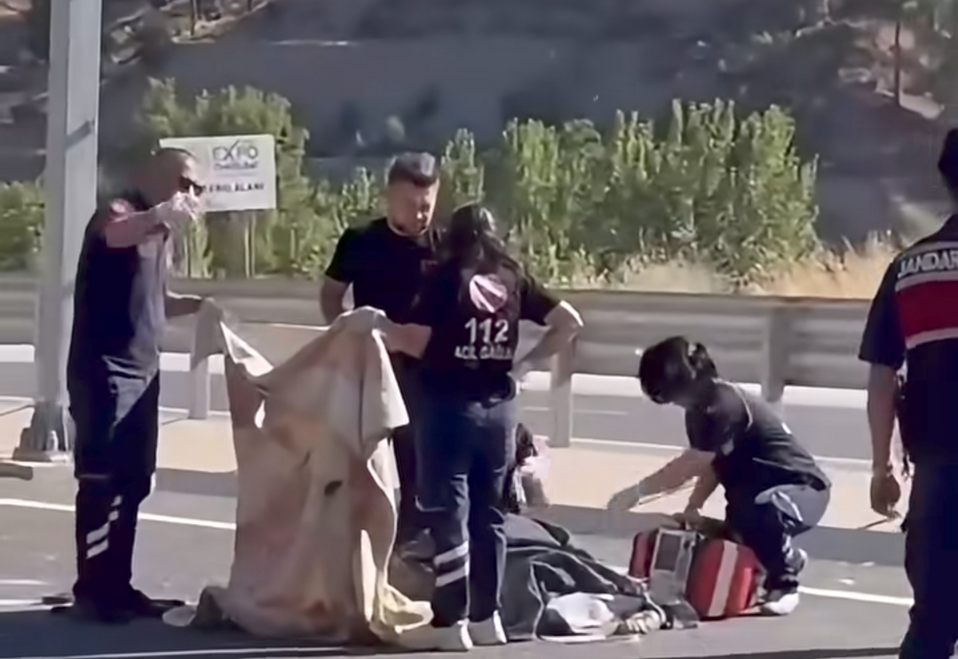 Edinilen bilgilere göre, içerisinde aynı aileden 5 kişinin bulunduğu otomobil,