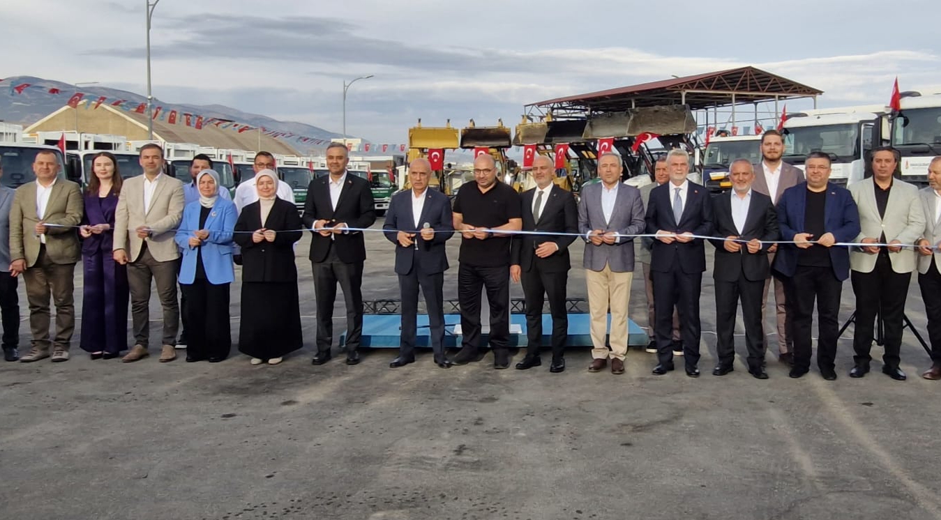 Onikişubat Belediyesi Hizmet Filosunu Güçlendirdi: Yeni Araçlar Tanıtıldı 1 IMG