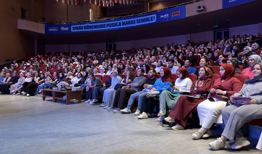 Kampın üçüncü gününde KPSS adayları, sosyal medya üzerinden gerçekleştirdiği ders