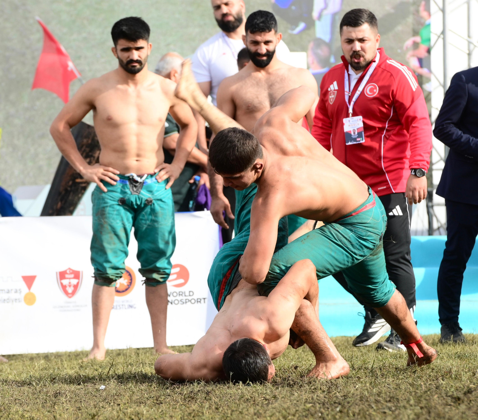 Karakucak Güreşi