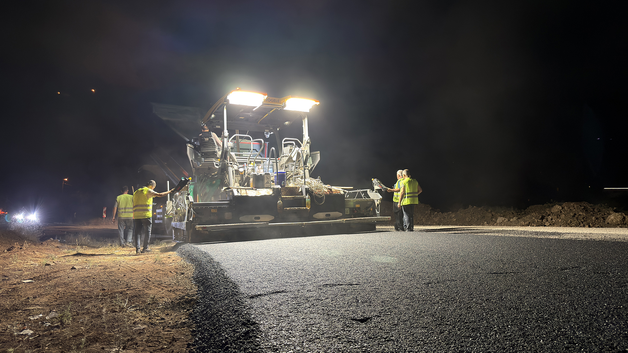 Dulkadiroğlu ve Onikişubat’ın Sınır Mahallelerinin Şehir Merkeziyle Bağlantısı Güçleniyor Yol Yapım, Bakım ve Onarım Dairesi Başkanlığı ekipleri; şehir merkezinin