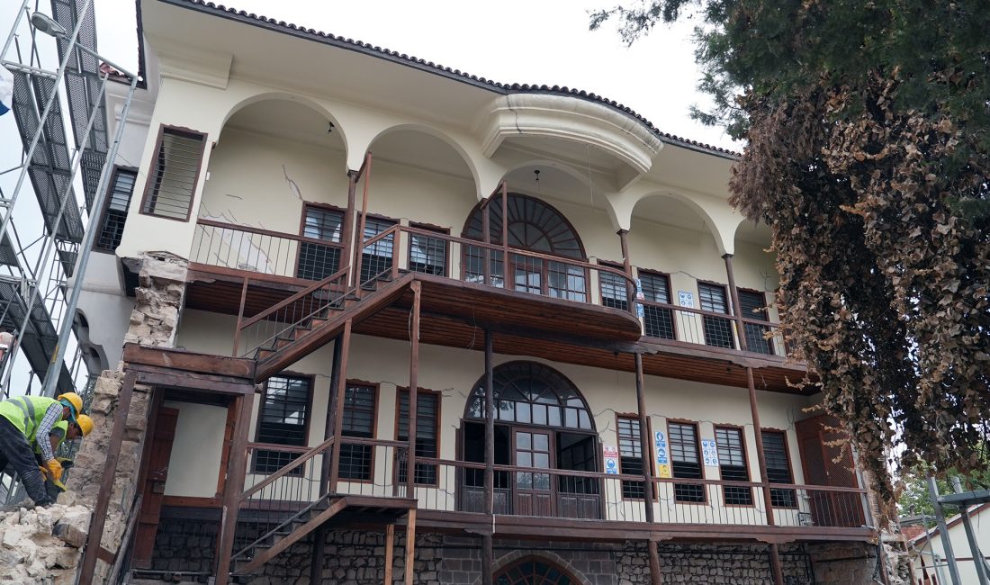 Kahramanmaraş Büyükşehir Belediyesi, şehrin köklü tarihini ve kültürel hafızasını korumaya