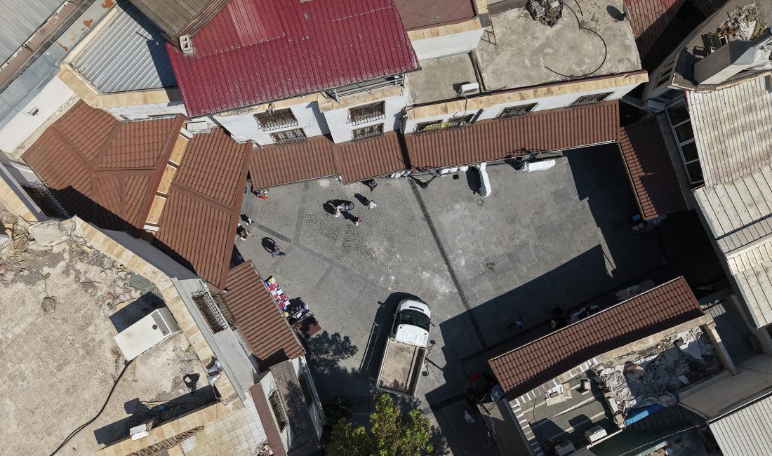 Büyükşehir’den Saraçhane Meydanı’na Tarihle Uyumlu Düzenleme Kahramanmaraş Büyükşehir Belediyesi, şehrin yaklaşık beş asırlık ticaret hafızasını taşıyan
