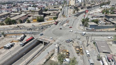 Kahramanmaraş Büyükşehir Belediyesi, şehir genelinde ulaşım yatırımlarını sürdürüyor. Yol ve