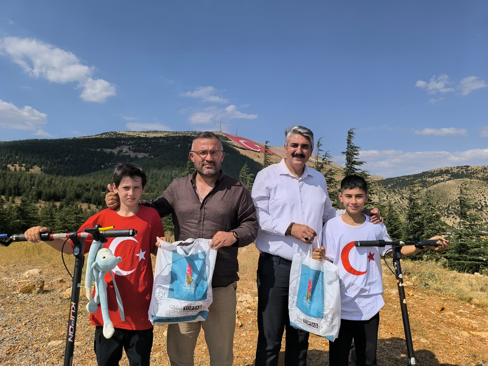 Scooterlarını bayrak sevgisi için sürdüler 1 WhatsApp Image at ..