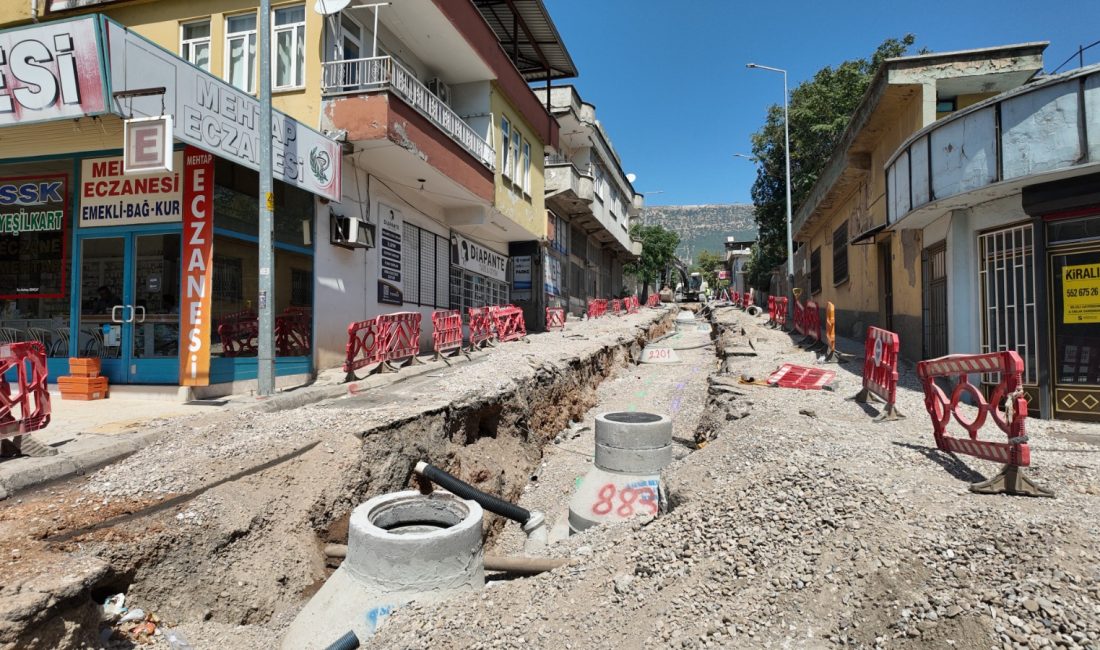 Gazi Mustafa Kuşçu Caddesi’nde Altyapı Güçleniyor Bölgede yürüttüğümüz çalışmalar kapsamında 2 kilometre kanalizasyon, 1 kilometre yağmursuyu