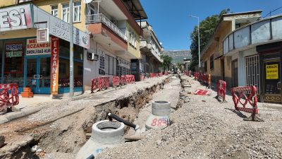 Bölgede yürüttüğümüz çalışmalar kapsamında 2 kilometre kanalizasyon, 1 kilometre yağmursuyu