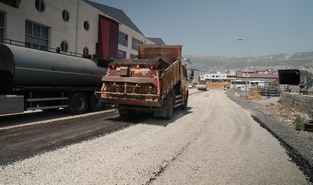 Yeni Sanayi Sitesi’nin Yolları Yenileniyor Kahramanmaraş’ın üretim ve ticaret hayatında önemli bir yere sahip olan